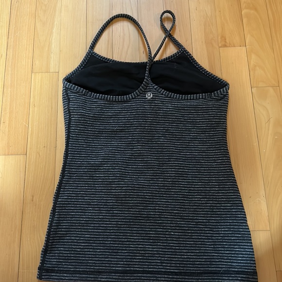 Lululemon Full Length Workout Top - Picture 2 of 3